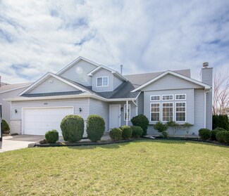 2511 Springside Dr, Crest Hill, IL 60403