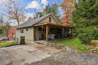 211 Ironwood Rd, Somerset, PA 15501