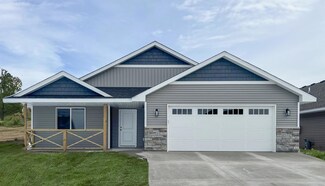 5384 Tee To Green St, Saint Cloud, MN 56304