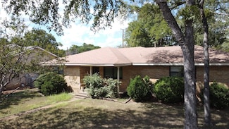 904 Spanish Trail Dr, Granbury, TX 76048