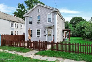 782 3rd Ave, Troy, NY 12182