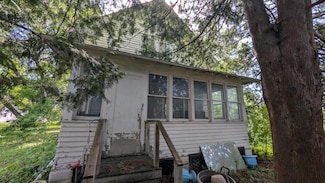 307 10th St S, Wheaton, MN 56296