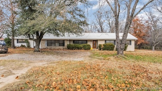 18860 11th St, Madill, OK 73446