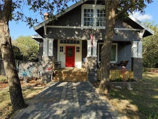1219 N 16th St, Waco, TX 76707