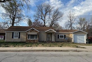 108 W 12th St, Lockwood, MO 65682