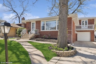 910 Meadowcrest Rd, La Grange Park, IL 60526