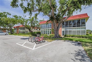 18 Vista Palm Ln Unit 102, Vero Beach, FL 32962