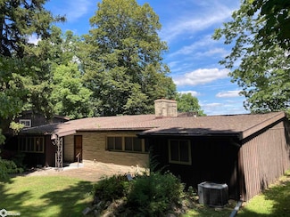 2100 River St, Burlington, IA 52601