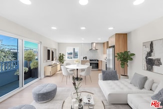 3752 Glendon Ave Unit 18, Los Angeles, CA 90034