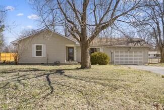 608 S Barwick Place, Willard, MO 65781