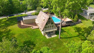 39W207 Happy Hills Rd, Saint Charles, IL 60175