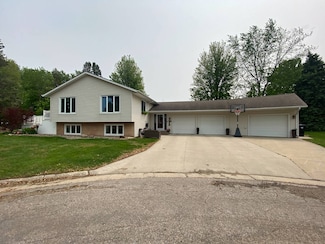 241 4th St NW, Hartley, IA 51346