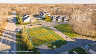 1108 W Maide Marians Ct, Williamston, MI 48895