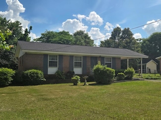 407 Pineview Dr, Americus, GA 31709