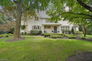 63 Whittredge Rd, Summit, NJ 07901