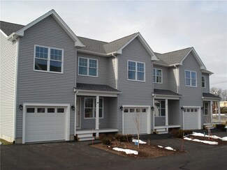 68 Greene St Unit 3, Warwick, RI 02886
