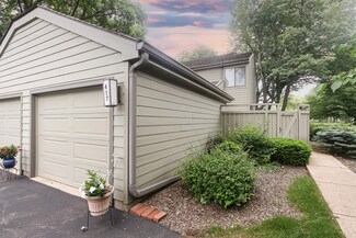 417 Valley View Rd, Lake Barrington, IL 60010