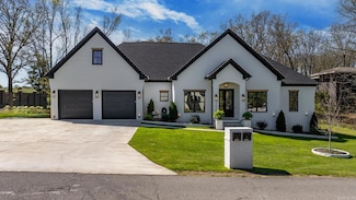 2505 Collins Dr, Conway, AR 72034