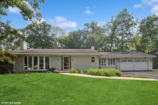359 N Shady Ln, Elmhurst, IL 60126