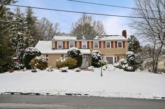 4 Leyton Rd, Worcester, MA 01609