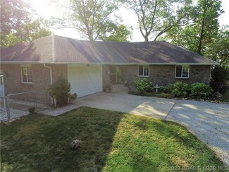 678 Genes Point Rd, Camdenton, MO 65020