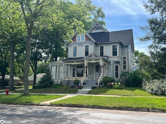 306 S Main St, Fairfield, IA 52556