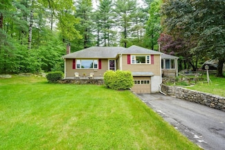 339 South St, Holliston, MA 01746