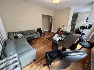 303 Tappan St Unit 3, Brookline, MA 02445