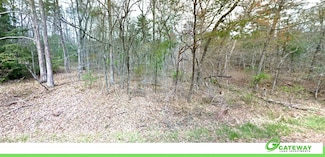 6035 Tomahawk Dr, Crossville, TN 38572