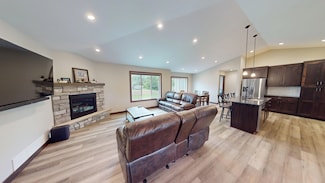 1707 17th St NW, Willmar, MN 56201