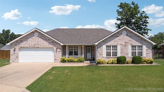 225 SE 15th Ct, Pryor, OK 74361