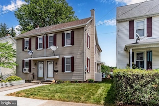 319 N College St, Carlisle, PA 17013