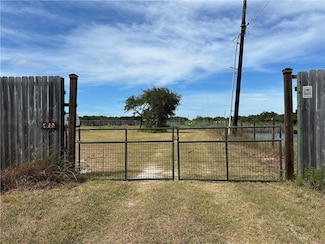 908 Jacoby Ln, Aransas Pass, TX 78336