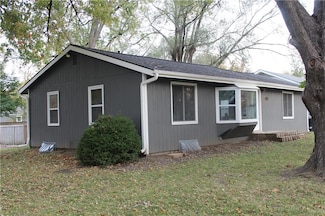 511 Main St, Perry, KS 66073
