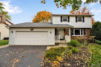 705 Powell Ln, Lewiston, NY 14092