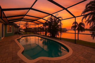 6530 Manila Palm Way, Apollo Beach, FL 33572