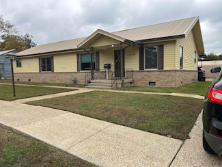 228 E Ingram St, Camden, AR 71701