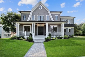 22 Stein Cir, Newton Center, MA 02459