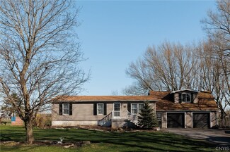 28364 3 Mile Point Rd, Chaumont, NY 13622