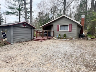 17669 Lake Dr, Barryton, MI 49305
