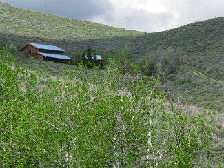 72 Gun Sight Pass Rd, Winthrop, WA 98862