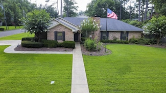 219 Mapleview Rd, West Point, MS 39773