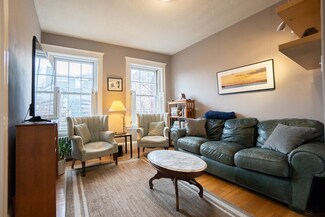 76 Phillips St Unit 7, Boston, MA 02114