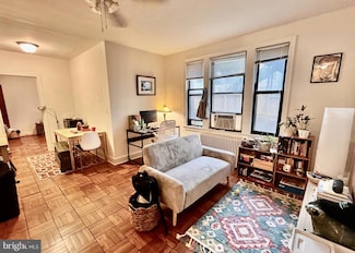 2655 41st St NW Unit 105, Washington, DC 20007