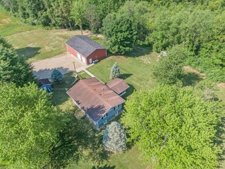 40346 35 1/2 St, Paw Paw, MI 49079