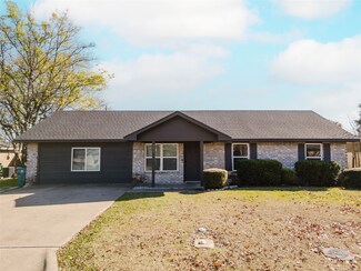210 Myrtle Ave, Waxahachie, TX 75165