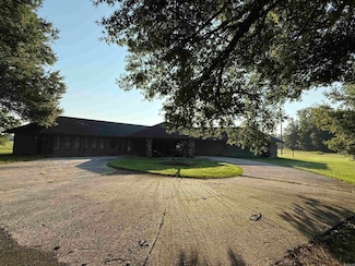 1421 Arkansas 195, Blevins, AR 71825