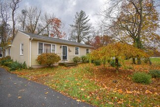 15 Ruthven St, Springfield, MA 01128