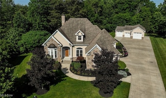 8540 Riverview Dr, Garrettsville, OH 44231