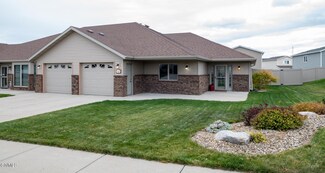1023 Canada Ave, Bismarck, ND 58503
